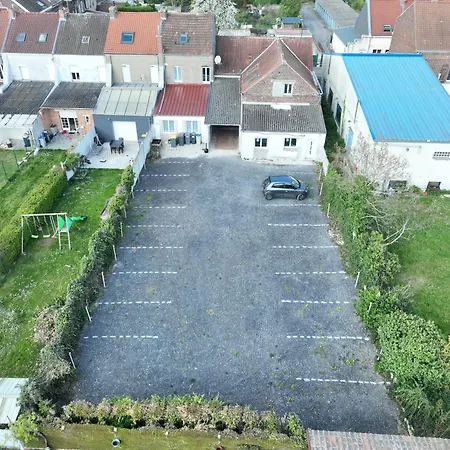 Grand De Avec 2 Places De Parking Privees Interieur Beuvrages